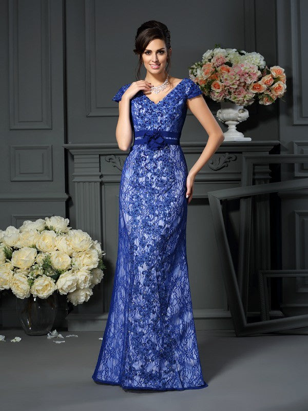Robe longue en satin à col en V et manches courtes pour mère de la mariée